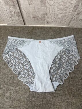 CXL By Christian Lacroix Womens Size Medium Light Blue Lace Bikini Panties